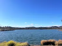 Stylish 4 bedroom 3 bathroom lakeside townhouse Hotels in Phillip