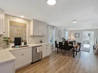 Charming 3-bedroom house in North Syracuse Hotels in Clay
