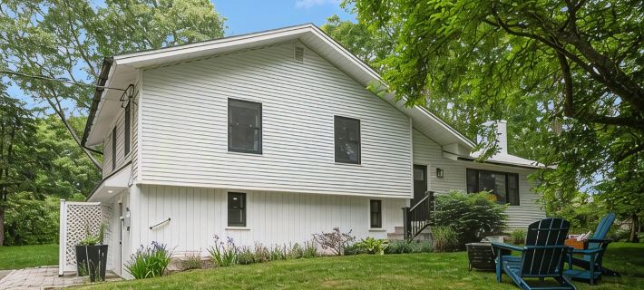 Newly renovated coastal retreat just 1.5 miles from the beach. Hotels in Westerly