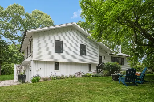 Newly renovated coastal retreat just 1.5 miles from the beach.