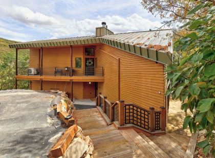 Your Holiday 4Br House with Spa and Mountain Views Near Sundance Resort