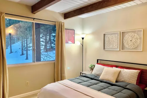 Cozy Home at Heavenly Ski Resort + 5 min to CasinosPrivate Hot Tub/Pet Friendly - Boutique