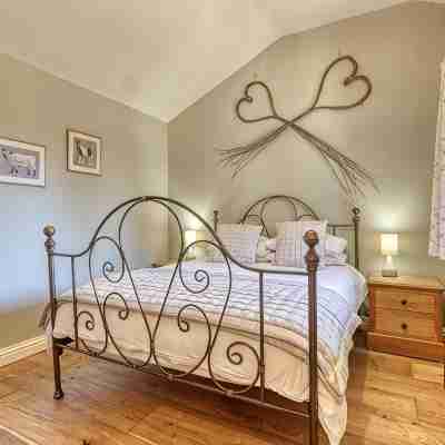 The Stables , Surrey Hills Rooms