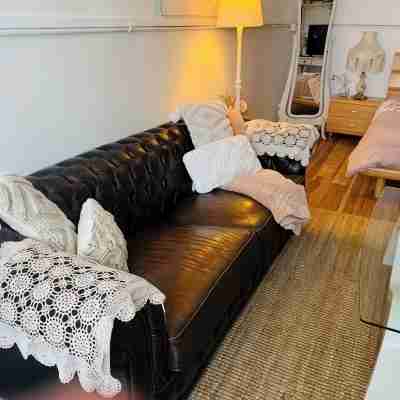 Adorable Country Studio (pet friendly) additional charges Rooms