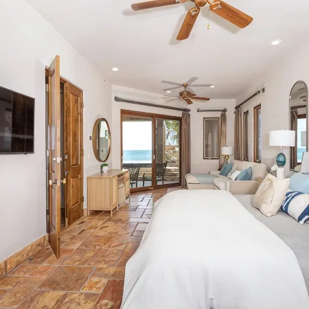 Villa #17: Luxury 5 Bed/5 Bath Oceanfront Home for 14 Guests. Not a Condo!