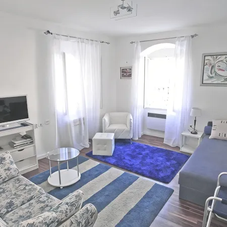 Lovely one bedroom apartment for 3 on the main Hvar town square