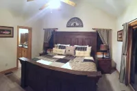 Cozy Creekside Cottage - RELAX by the Creek - Wifi