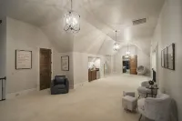 Supreme Luxury for Big Groups - Golf, Concierge, Theater, Game Room, 9 Bedrooms