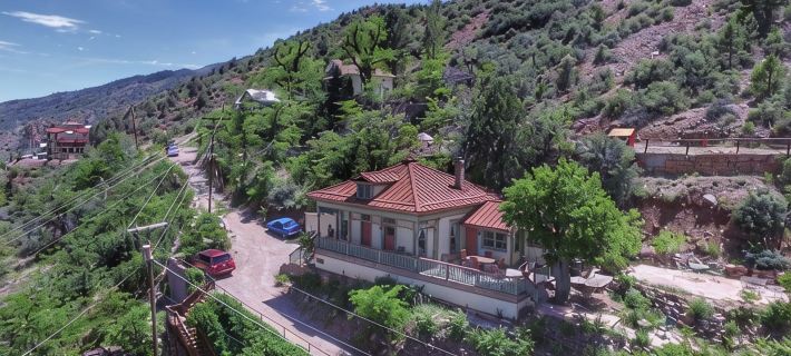THE JOHN RIORDAN HOUSE. BUILT 1898.  VACANT, BURIED FOR 60 YEARS, RESTORED 2012 Ξενοδοχεία στην πόλη Yavapai County