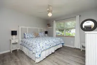 Beachy Getaway–Cozy, Clean & Equipped w/ All Essentials! Relax, Enjoy & Refresh! - 3-Star