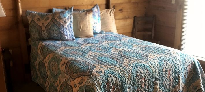 Cabin #4   Secluded and Quiet Hotels in Scott County