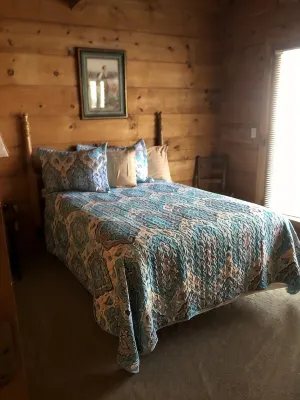 Cabin #4   Secluded and Quiet