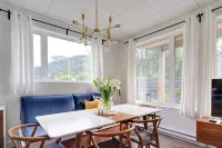 Perfect SLOCAN Getaway Suite - Beach - Hike - Bike - Homestays