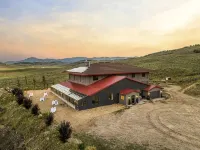 Browns Canyon Lodge - with an Indoor Hot Tub and Game Room- - Lodges