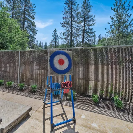 Burney Falls Bungalow - Comfy Atmosphere - Great Location!