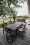 Cozy stay at the “Country Farmhouse Sleeps 12 - WiFi