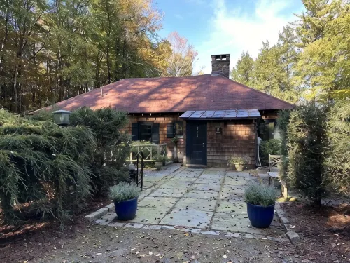 LAKE GARFIELD WATERFRONT HOME AND BOATHOUSE - Country Houses