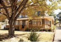 Relaxing Country Home, Huge Fenced Yard, Backyard Gazebo Bar , Grill & Hot Tub - 4-Star