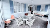 Family Friendly Cape Cod Beach House: 3 Min. Walk to Earle Rd Beach - Wifi