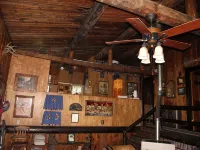 Pine Crest- Historic 3 bedroom Log Cabin built in the 1930's by the CCC. - Chalets