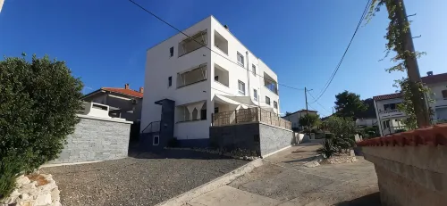 3 room apartment, 100 meters from the beach with sea view, new building.