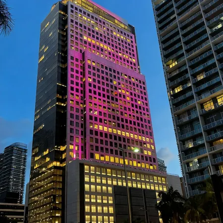 Perfect Studio 5 Icon Brickell Pool spa gym View
