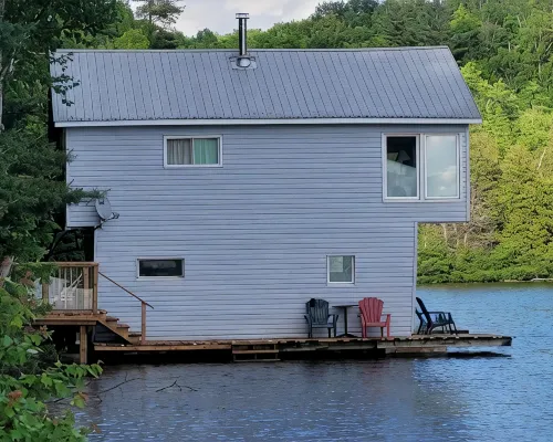 BOATHOUSE - 2 BEDROOM WATERFRONT COTTAGE SPRING & SUMMER STILL FALL AVAILABLE! Hotels in Faraday