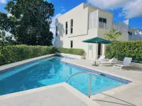 Exquisite Barbados Townhome - 3성급