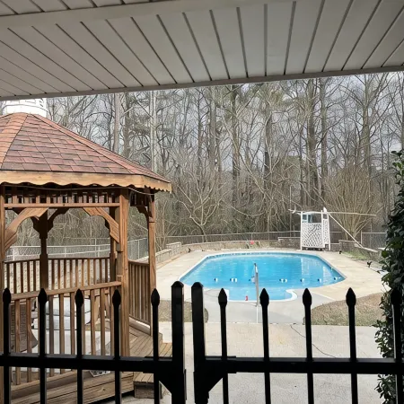 *Private/Contempo/Cozy/House & pool/17 min from ATL & in the Atlanta Metro Area*
