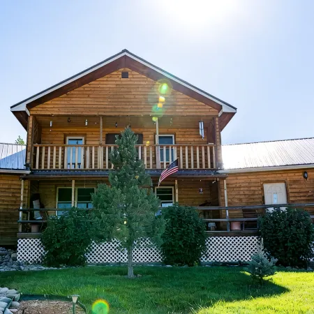 Blue Jay Inn Getaway with amazing views and wildlife