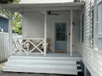 Beautifully Renovated 3-bedroom cottage in Old Town BSL.  Close to Everything! - 4 stjerner