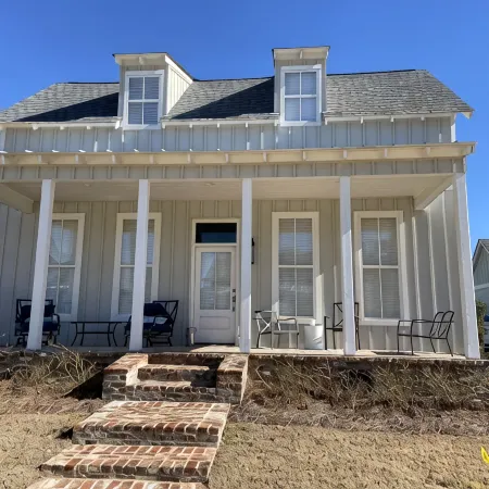 Luxury home— 5 minutes to Mississippi State!
