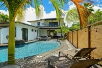 The Lagoon: 4 Bd Home. Pool, Jacuzzi, Waterslide, Home Theater & AC. Sleeps 17 - Private Pool