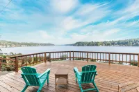 Beautiful Waterfront Getaway - 4-Star