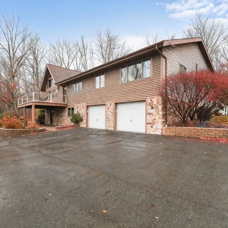 Paradise Pocono - Ultimate Arcade, Salt Pool and Hot Tub - Sleeps 14