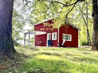 The little house on the edge of the woods - Country Houses