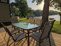 Cozy 3-bedroom cabin just steps from the lake!