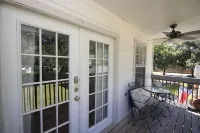 The Perch- 1 Bedroom garage apartment-2nd floor - balcony