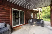 Escape to Sage Creek Cabin: 5 Acres + Privacy + Hot Tub + Fire Pit