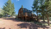 Enjoy a Cozy Cabin Near the Lake! Sleeps 8,  4 Beds.