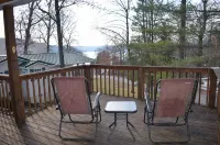 Lake Lover's Paradise! 3 Bed/2 Bath, Walk to Lake on Lake Cumberland!
