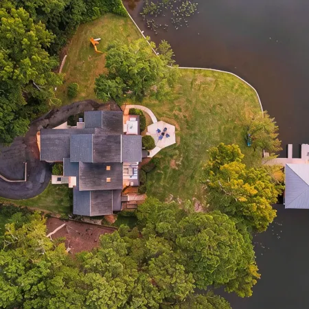 Luxurious large 3bd/2ba Home with Dock with beautiful sunset views