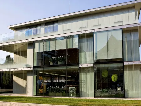 Hotel Zena Beauty & Shopping Center