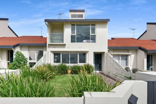 Stunning water views, Bayside Beach House Mornington - 4-Star