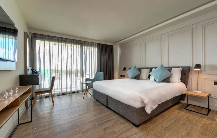 Land's End, Boutique Hotel