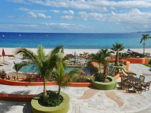 Villa De Cortez Condo!  Beachfront, Sunrises, Fishing and Pickleball await!