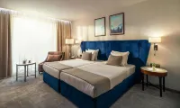 Astor Garden Hotel