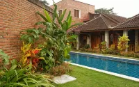 Rumah Bata Guest House - piscina