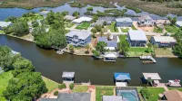 Large Game Room • Kayaks • No Steps • Waterfront - Gym