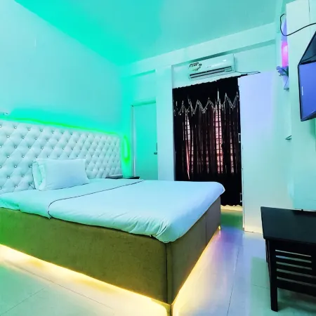 White Rose Suites Ltd